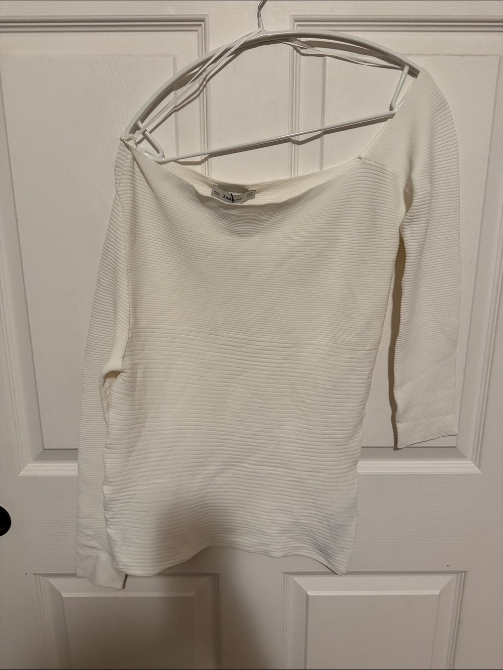 Zara one arm Off-Shoulder Ribbed Long Sleeve Top - White